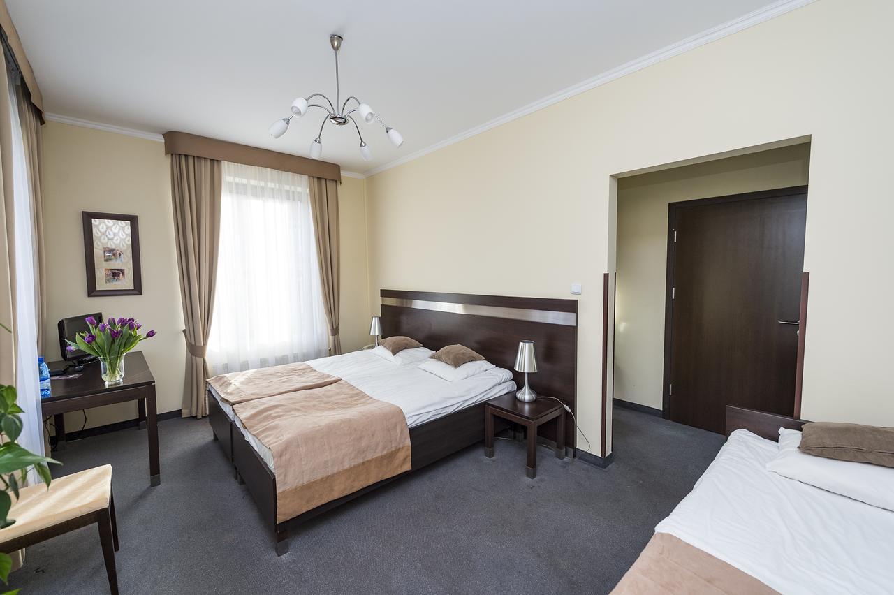 לובאן Hotel Restauracja Teczowa מראה חיצוני תמונה