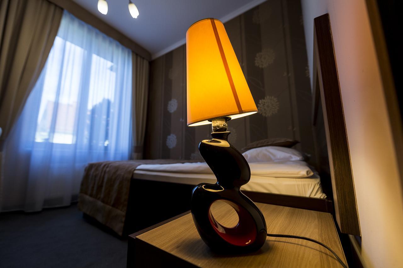לובאן Hotel Restauracja Teczowa מראה חיצוני תמונה