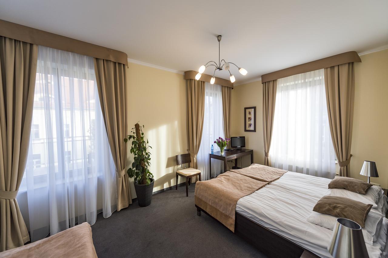 לובאן Hotel Restauracja Teczowa מראה חיצוני תמונה