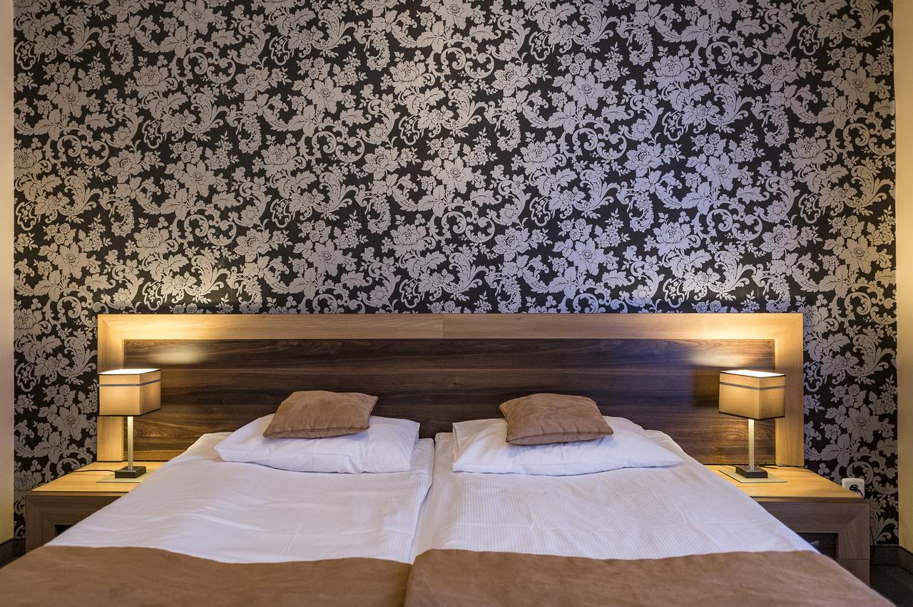 לובאן Hotel Restauracja Teczowa מראה חיצוני תמונה