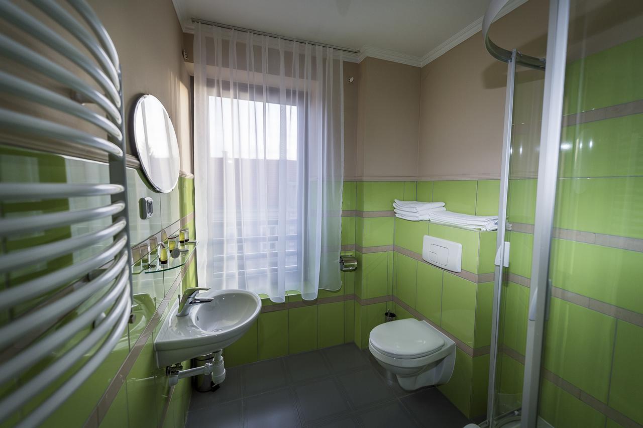 לובאן Hotel Restauracja Teczowa מראה חיצוני תמונה