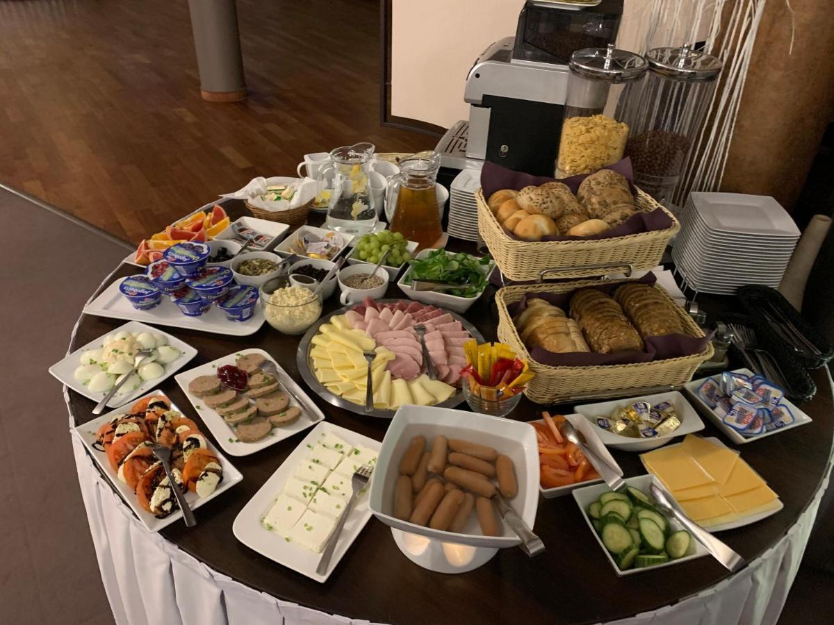 לובאן Hotel Restauracja Teczowa מראה חיצוני תמונה